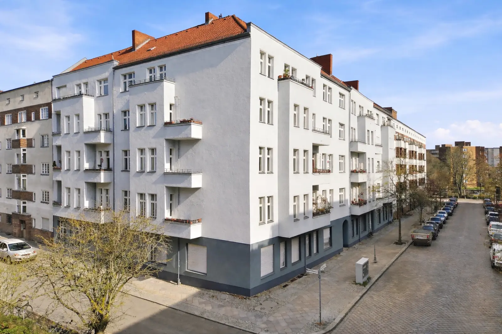 Sanierte Fassade mit neuen Balkonen, Zechliner Straße in Berlin-Gesundbrunnen